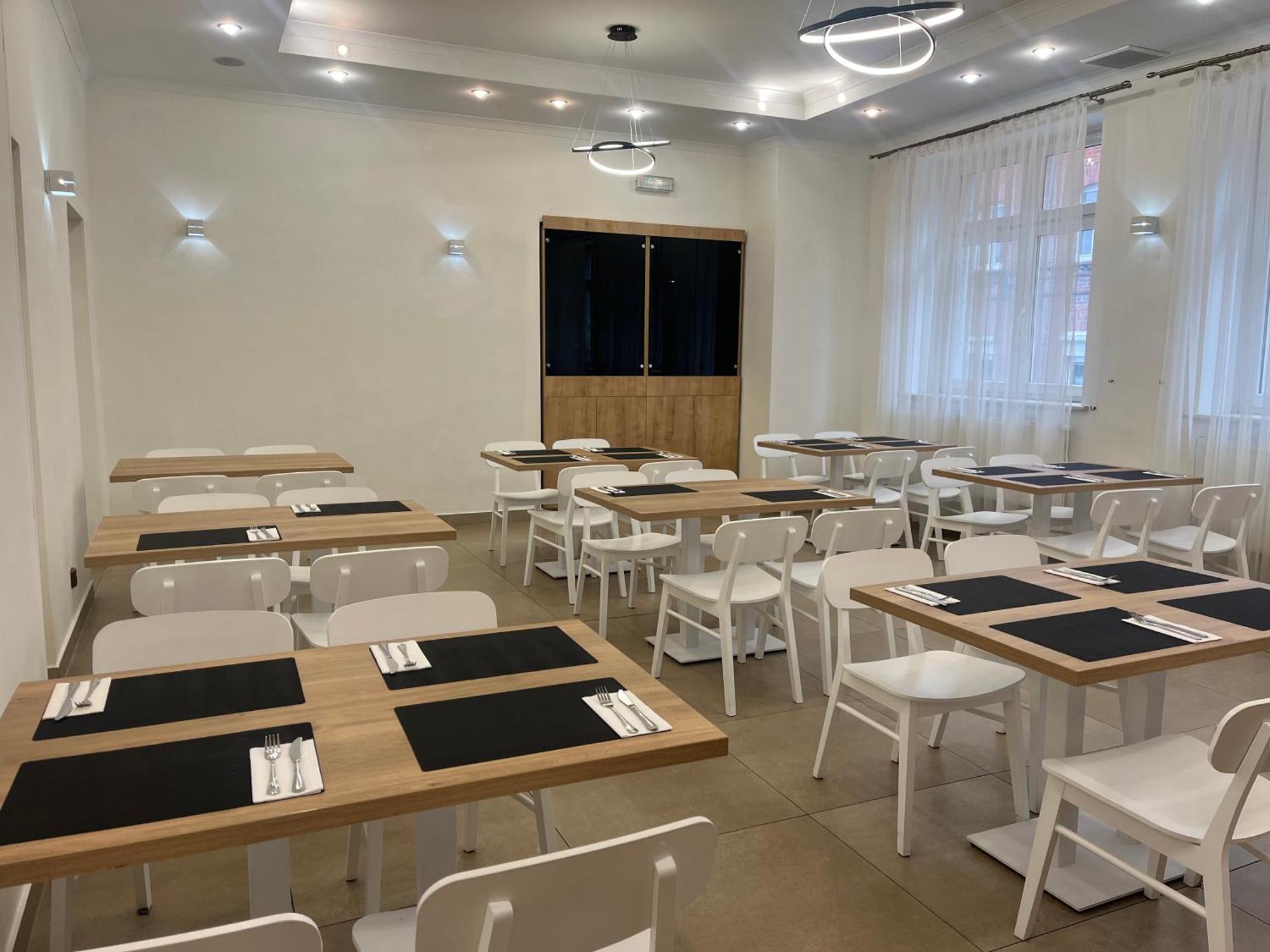 Hotel Dom Polonii 오스트로다 외부 사진